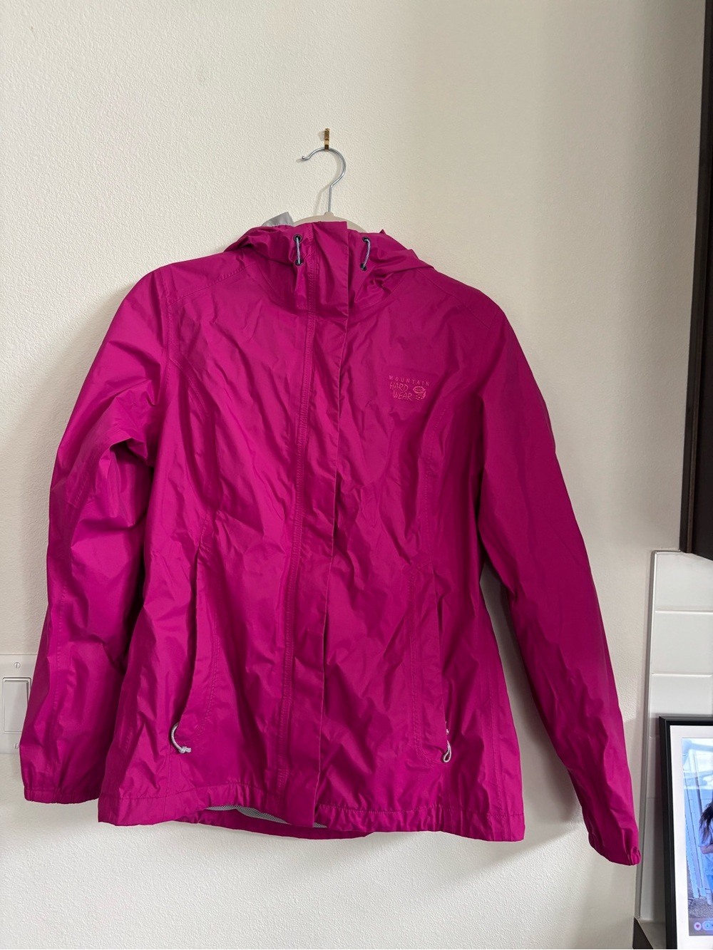 Mountain hardwear Womens Magenta Lightweight Hooded Rain Jacket medium
